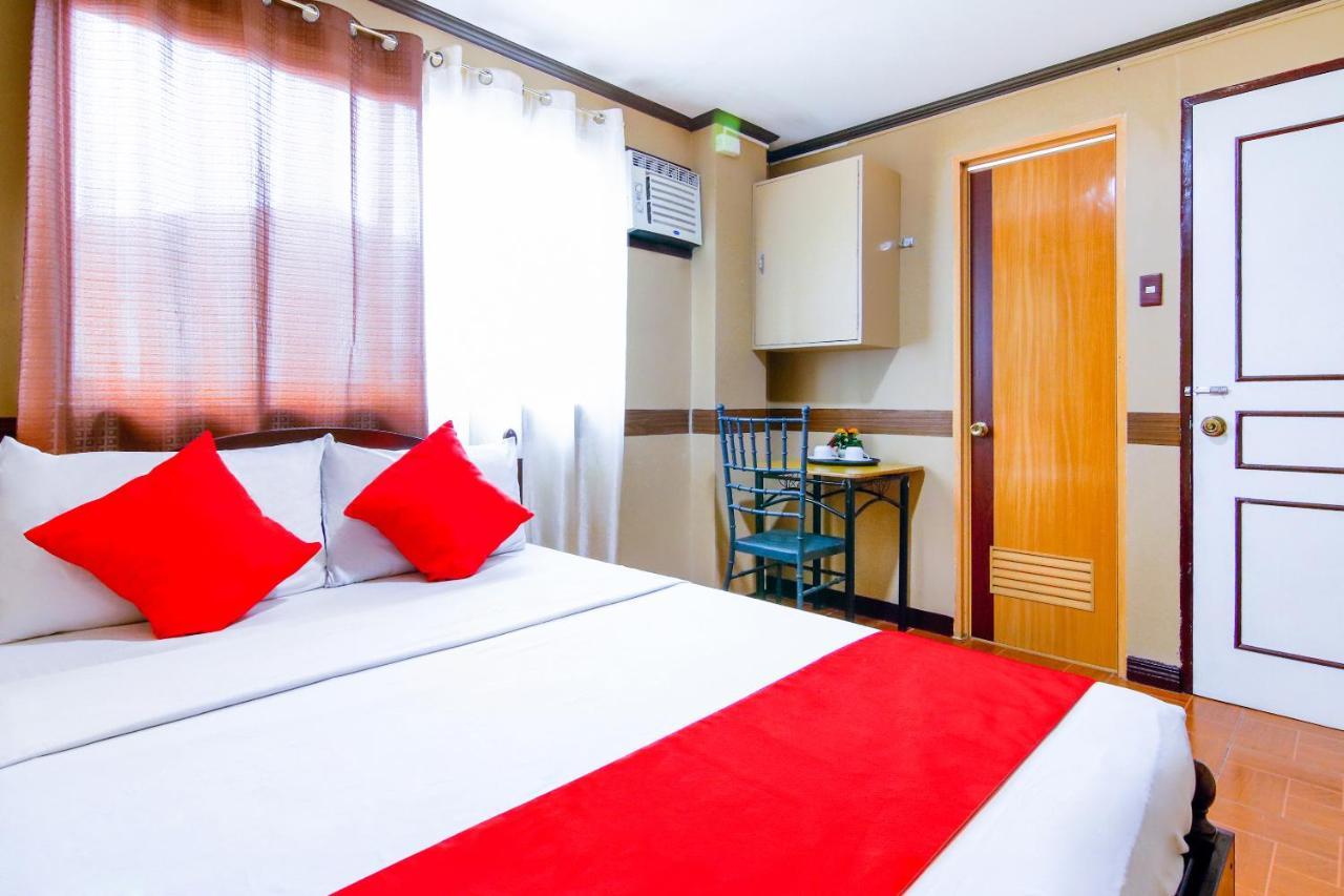 Oyo 117 Rochelle Apartelle Quezon City Zewnętrze zdjęcie