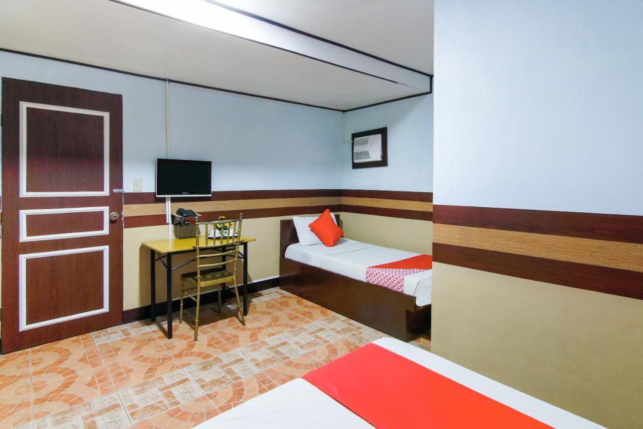 Oyo 117 Rochelle Apartelle Quezon City Zewnętrze zdjęcie