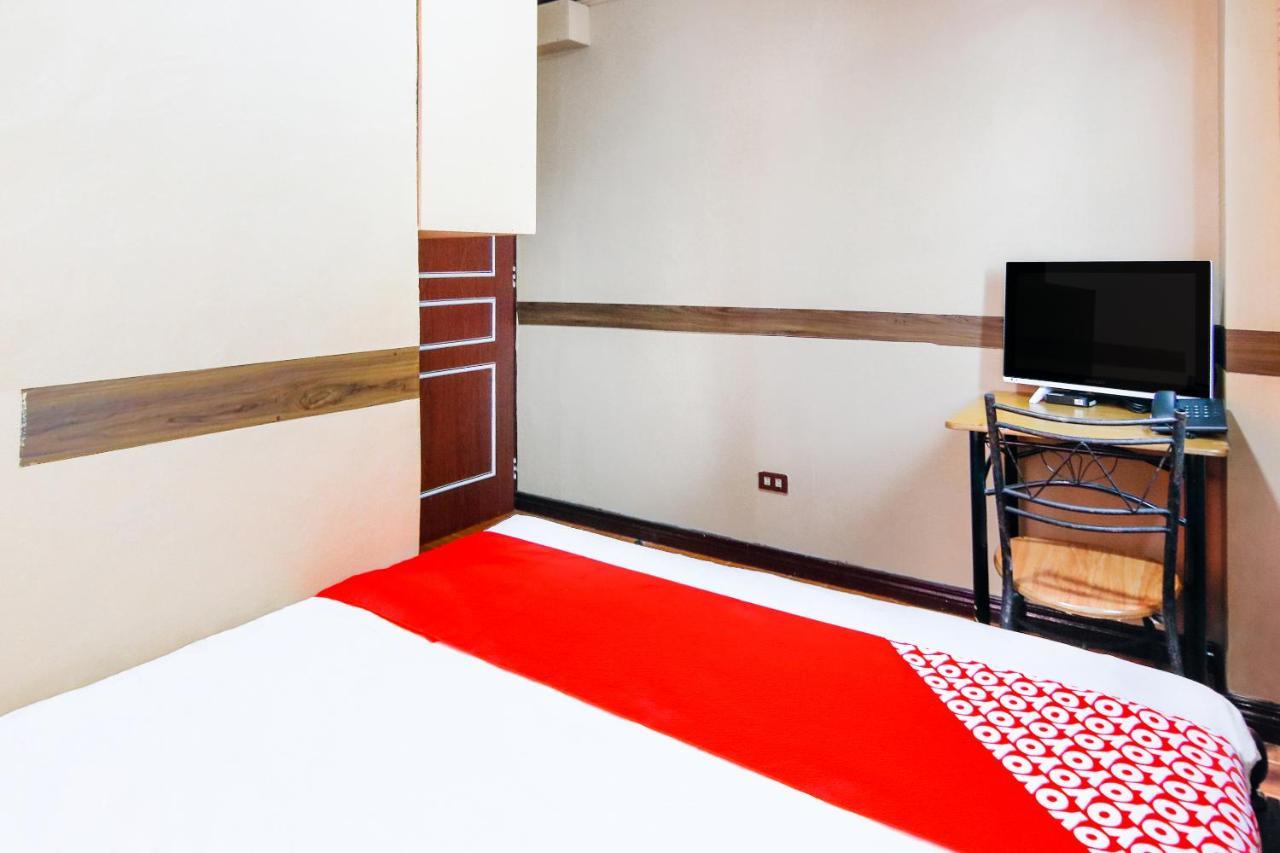 Oyo 117 Rochelle Apartelle Quezon City Zewnętrze zdjęcie