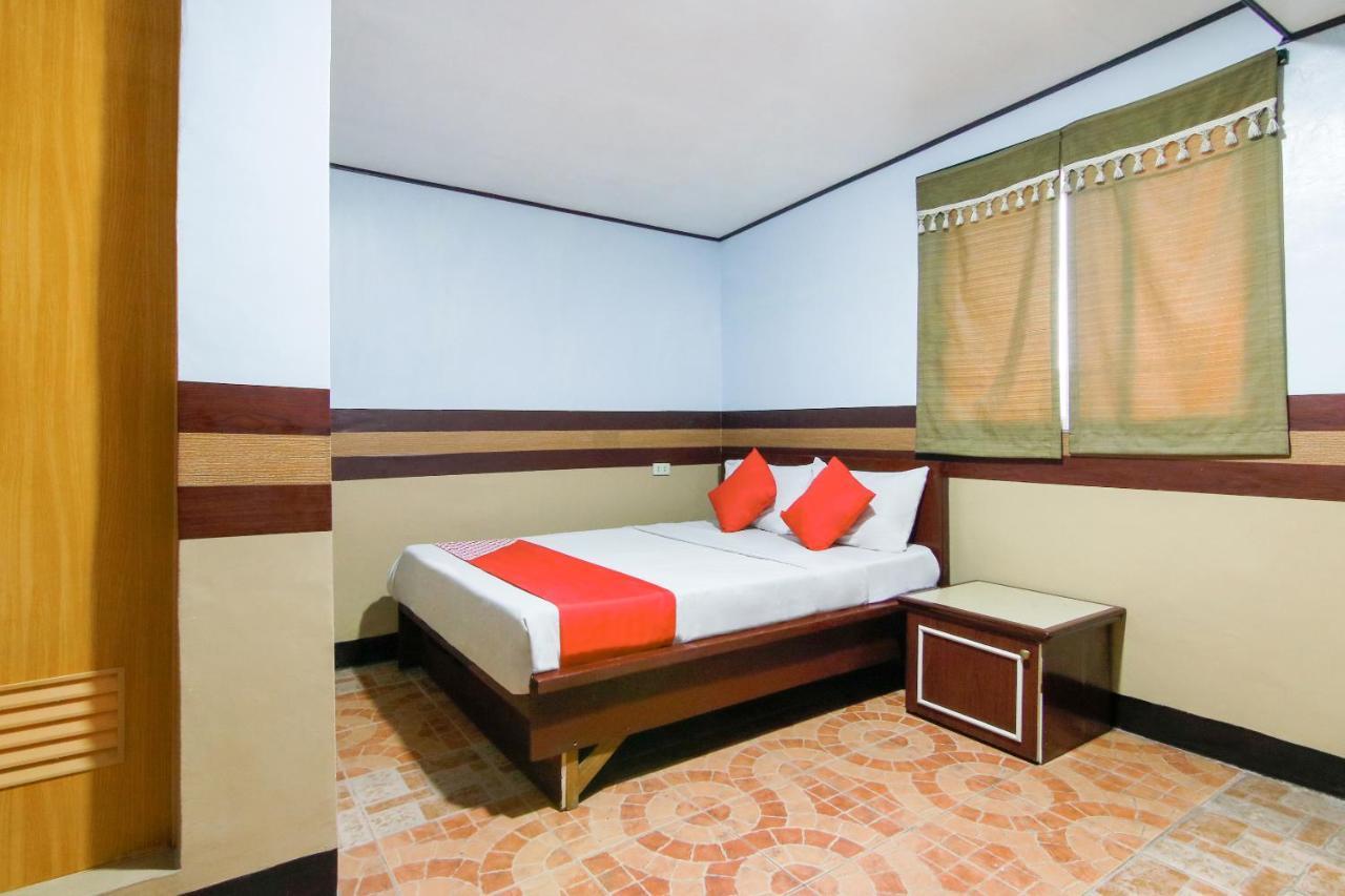 Oyo 117 Rochelle Apartelle Quezon City Zewnętrze zdjęcie
