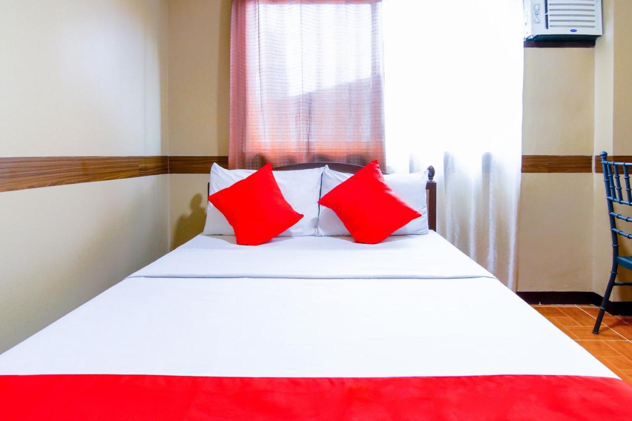 Oyo 117 Rochelle Apartelle Quezon City Zewnętrze zdjęcie
